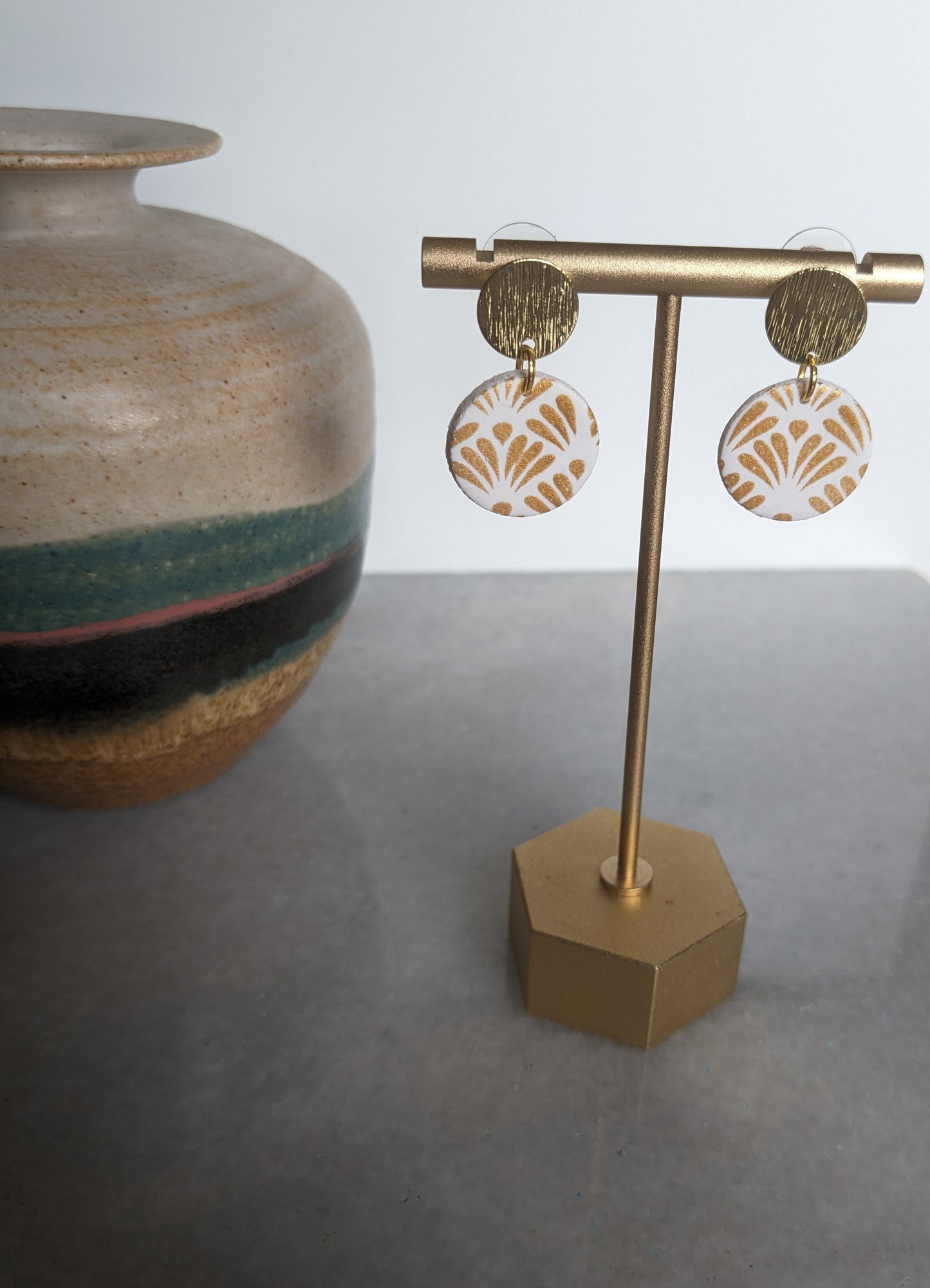 White and gold small rounds