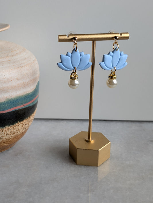 Blue lotus with pearl